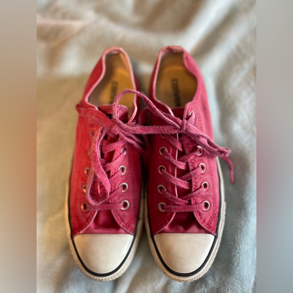 Red Converse